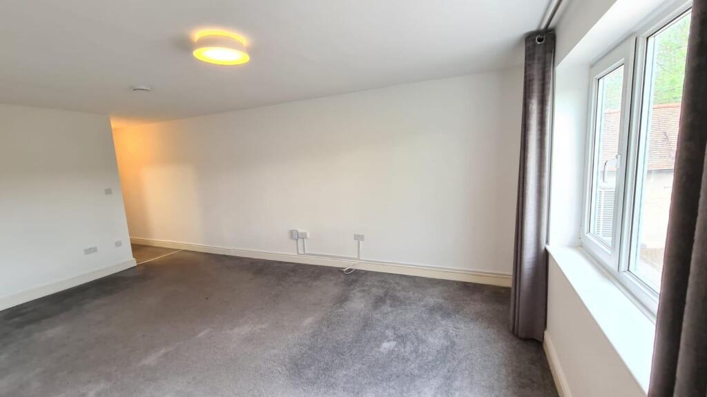 WhatsApp Image 2024-05-15 at 15.15.08 (1).jpeg