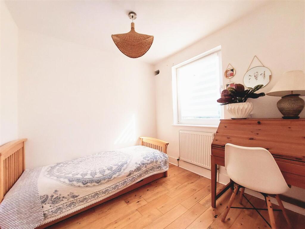 small bedroom2.jpg