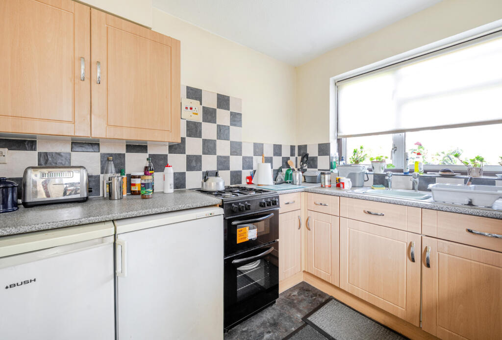 1316984-17-686270...