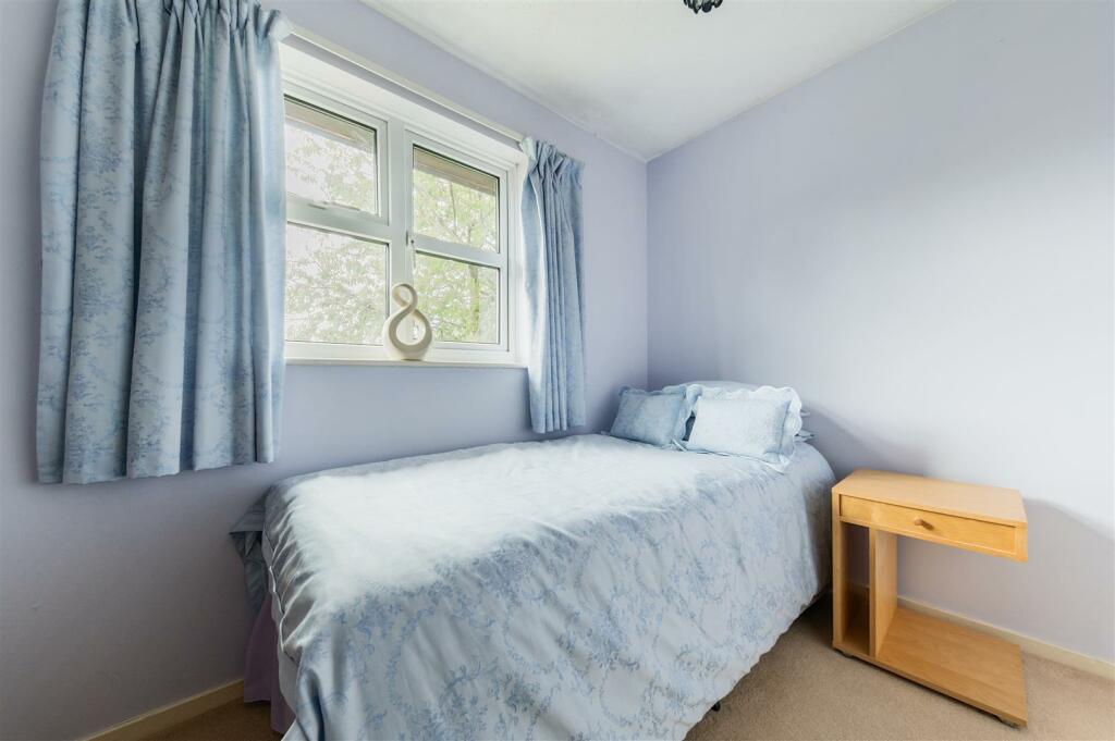 Sidehill Drive BN41 (7).jpg