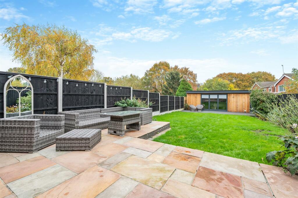 8627610-exterior02.jpg