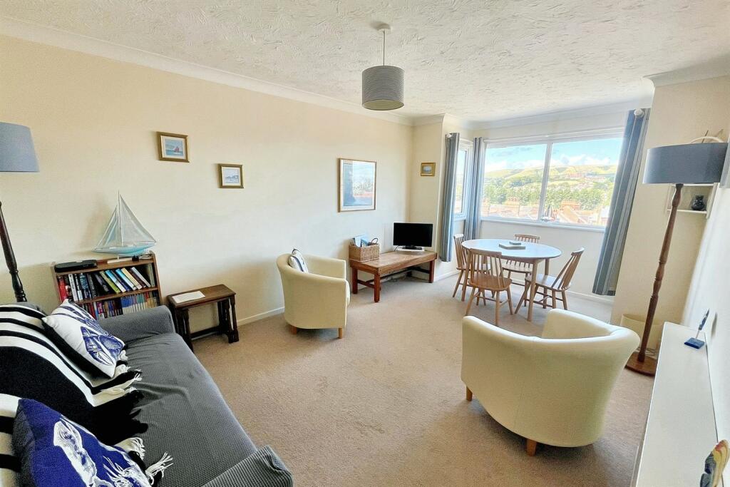 living/dining room