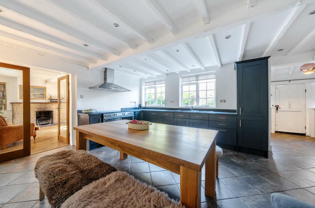 Little Manor, Wolston