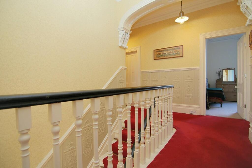 MAIN HOUSE LANDING