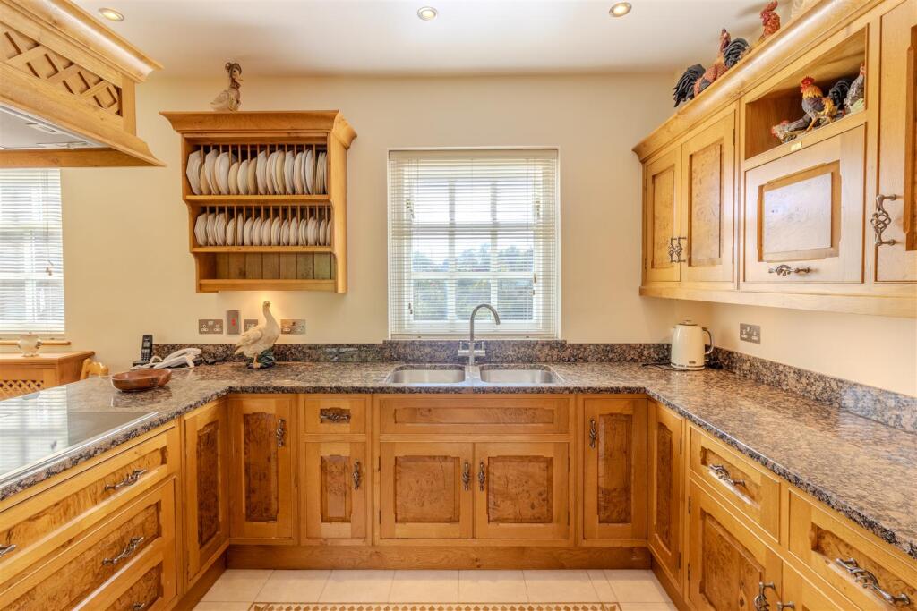 Cliffe House (17 of 36).jpg