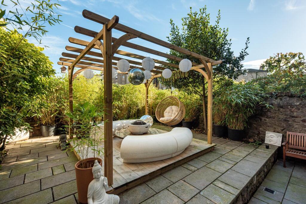 Garden_1.jpg