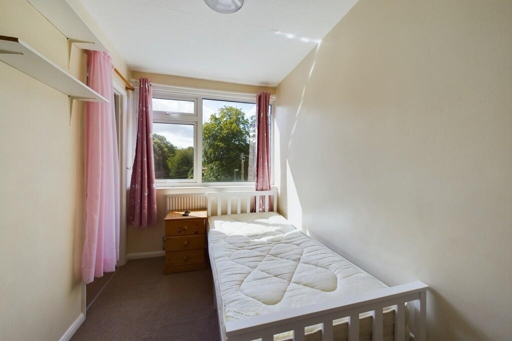 Sparkford Close, Winchester, Hampshire, SO22