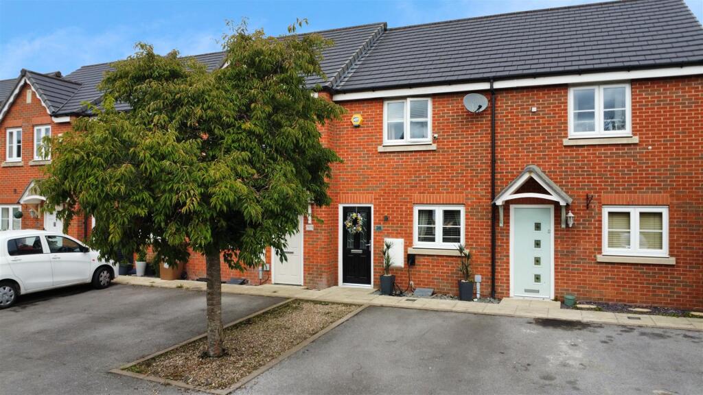 Deerfield Close For Sale