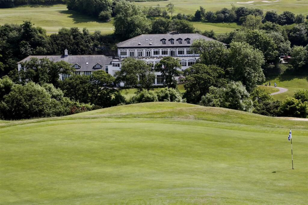 dartmouth-hotel-golf-and-spa-grounds-and-hotel-14-