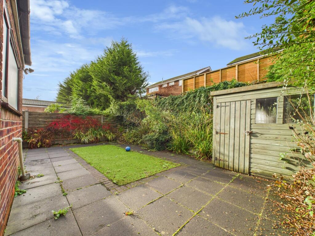 CAM02093G0-PR0066-STILL034