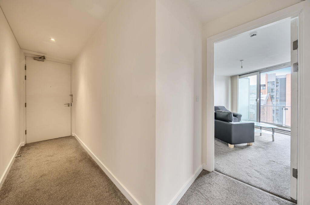 1348546-12-68b9b1...