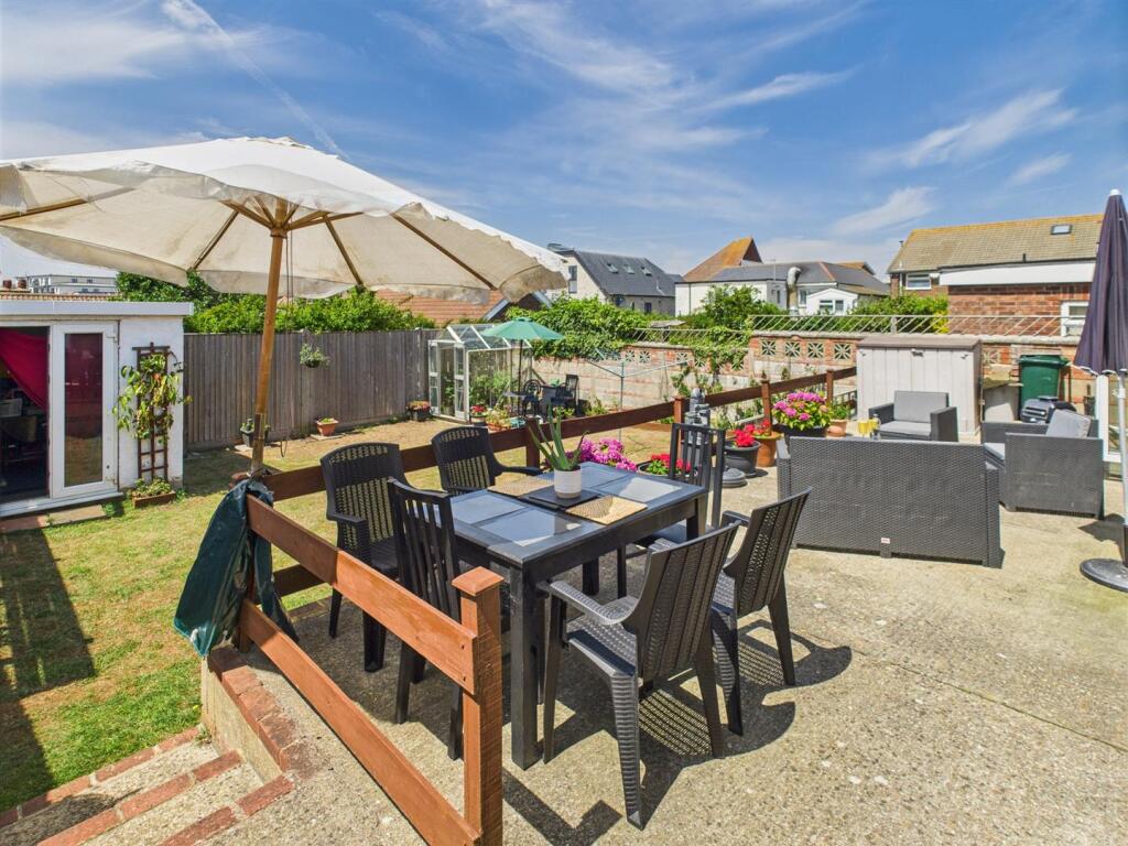 patio 1.jpg