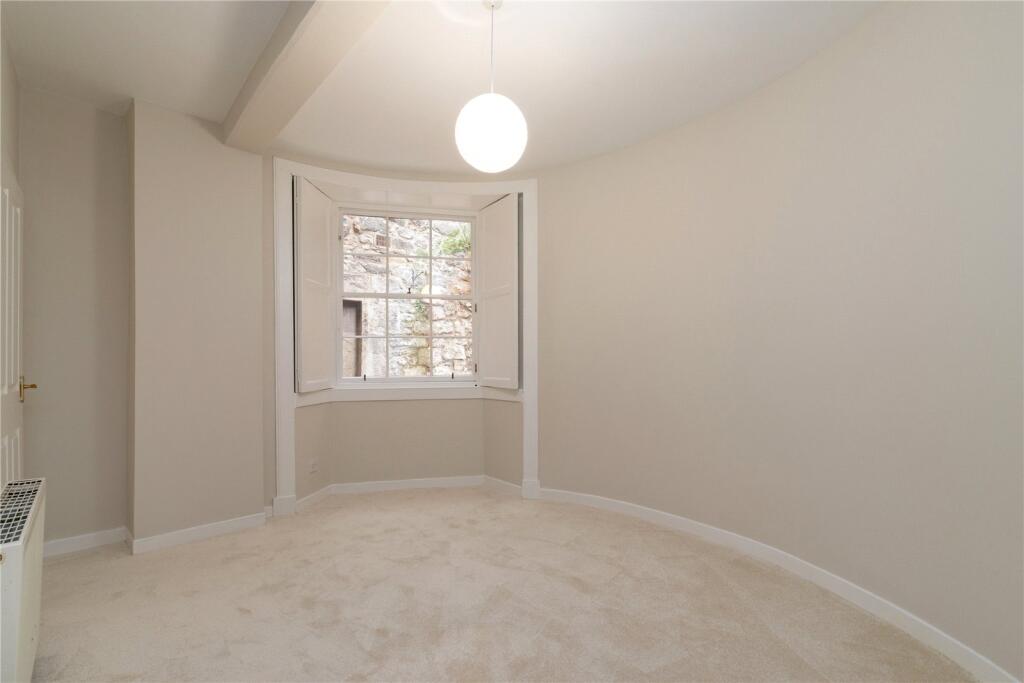 Wellington Place. 82