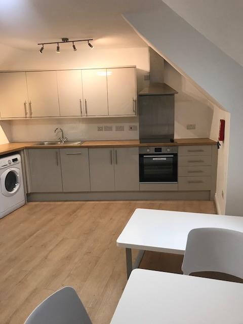 Kitchen a.jpg