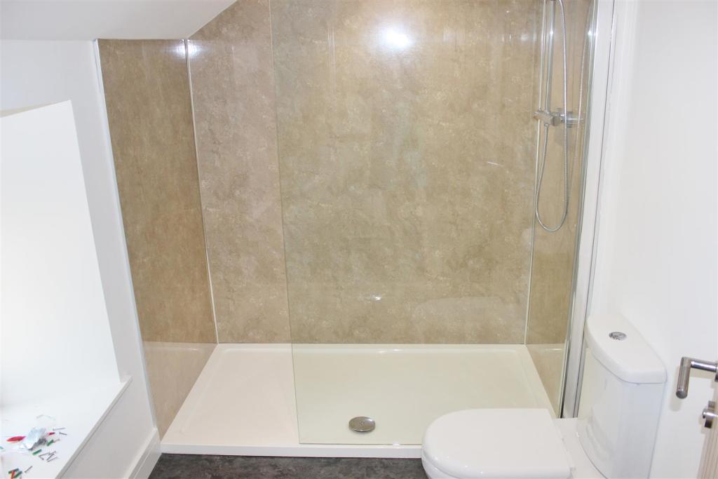 Little Linhay - Shower Room.JPG