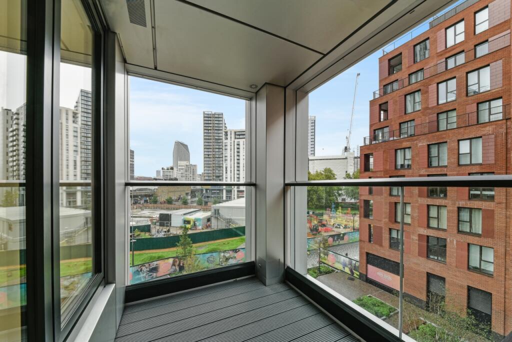 Balcony - Hurlock He