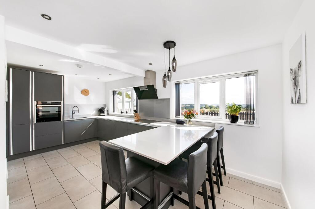 OPEN-PLAN DINING KITCHEN - KITCHEN
