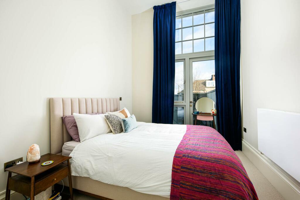 Bedroom_1.jpg