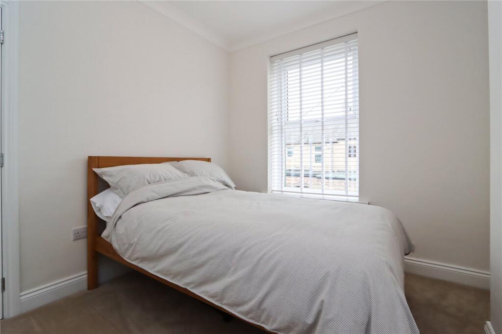 Bedroom 2 Pic 2