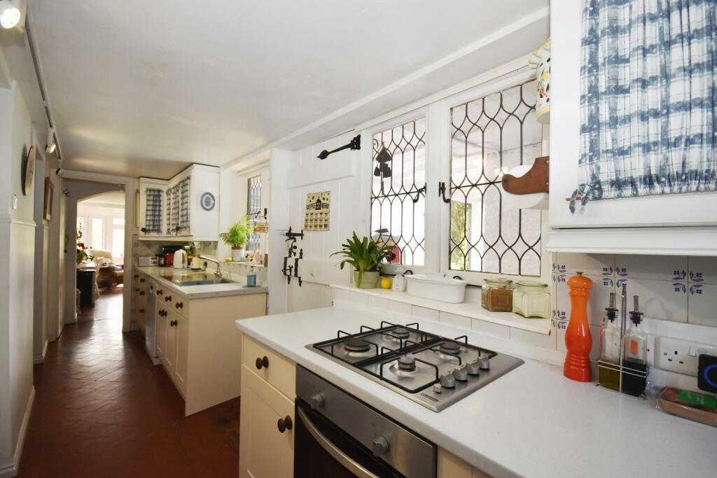 Kitchen..JPG