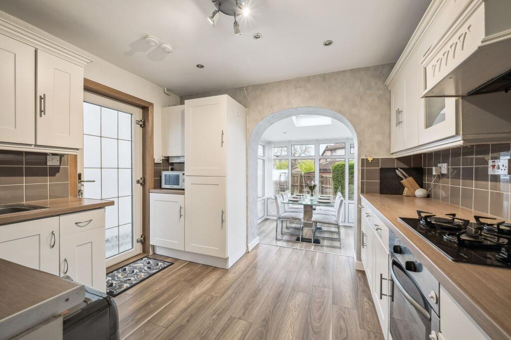 Kitchen / Dining Area