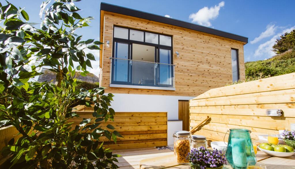 67ef9a4338052_Header (resized)