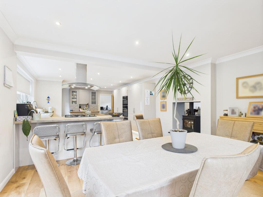 Kitchen / Lounge / Diner