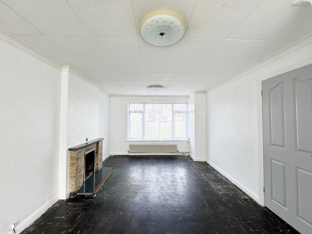 Lounge and Front ...