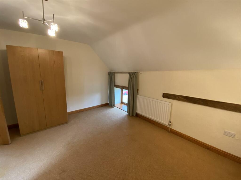 Bedroom 1.jpeg