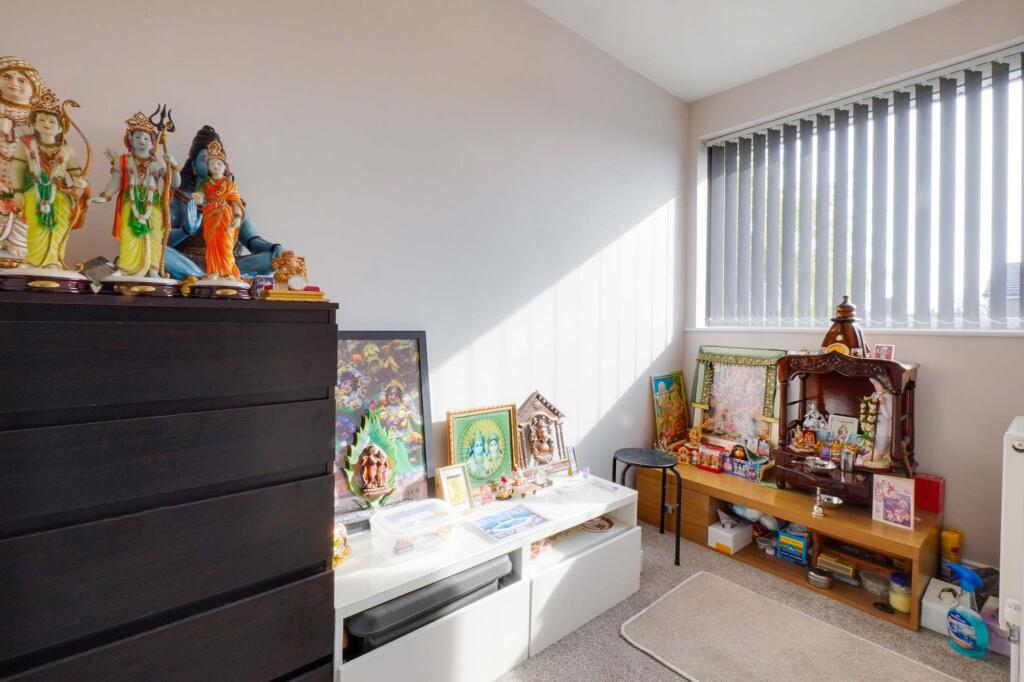 Walk-in Wardrobe/Study Area