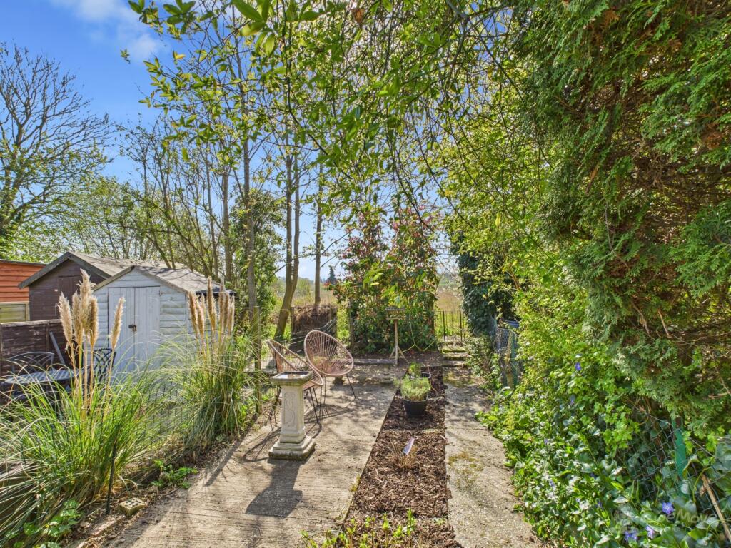 Garden- Mark Stephens EweMove Newmarket and Soham 