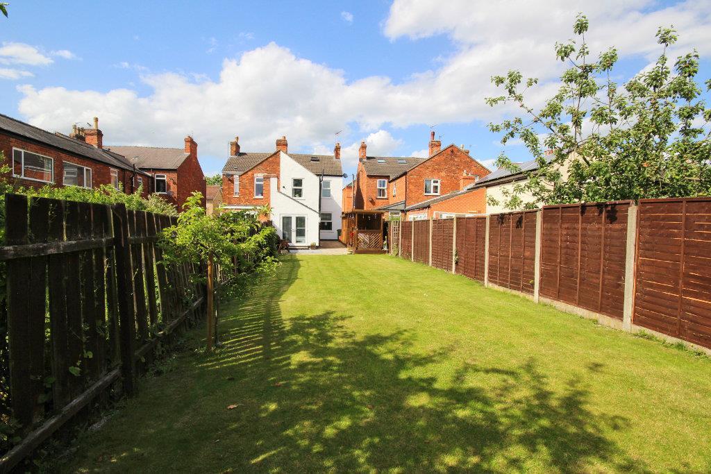 What a lovely house and garden