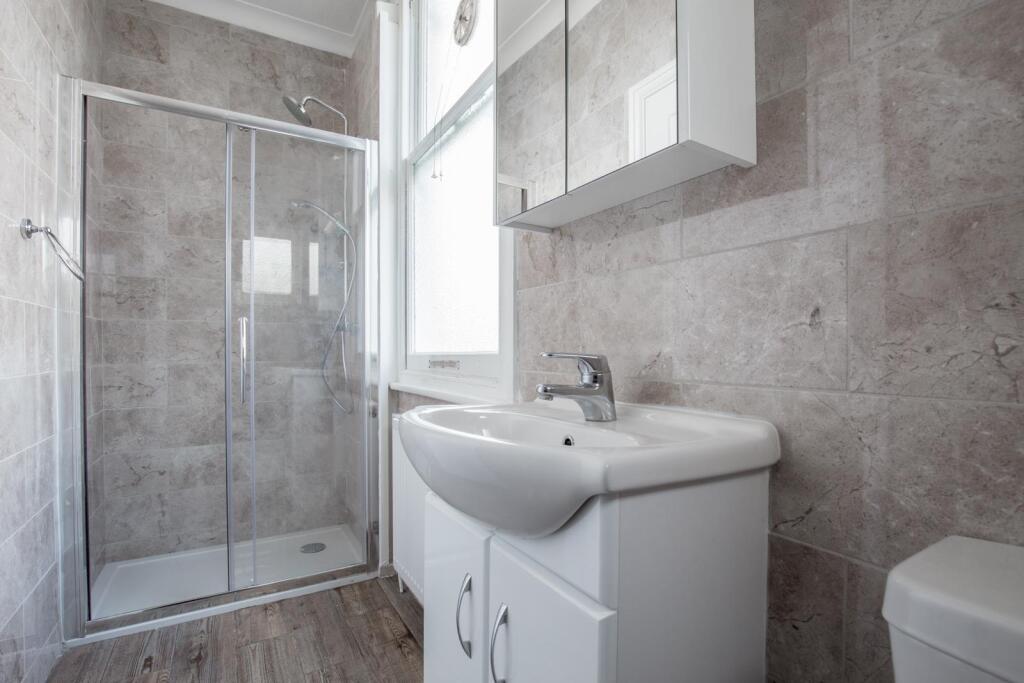 Modern fitted shower room