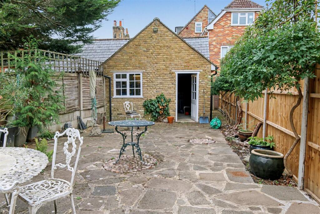 Rear Garden (1).JPG