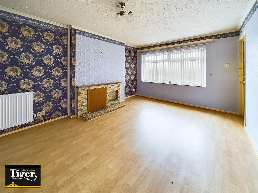 CAM02176G0-PR0449...