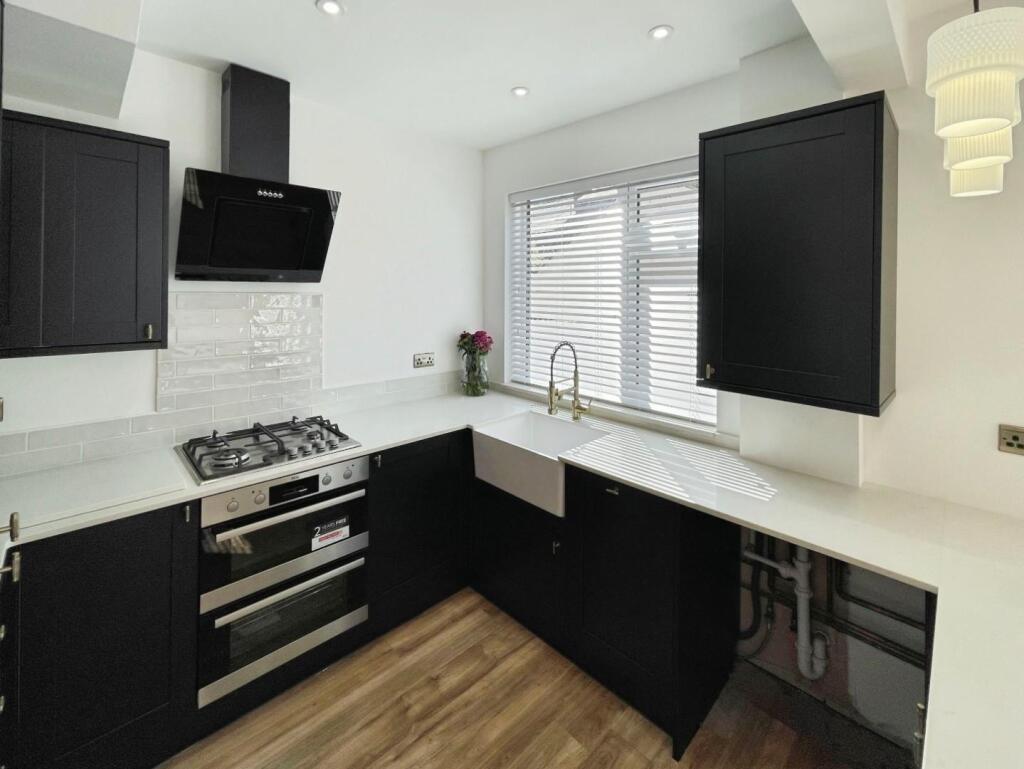 e4eb8b07--4B5D-95B5-9D2252377010-28189-00000416520