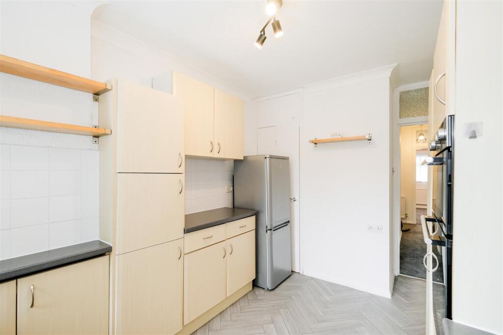 Flat 3, 23 Aldersbrook road-19.jpg