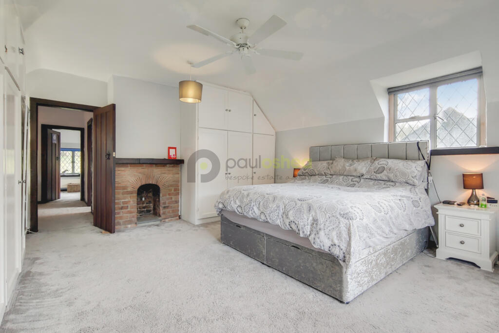12_Master-Bedroom-1