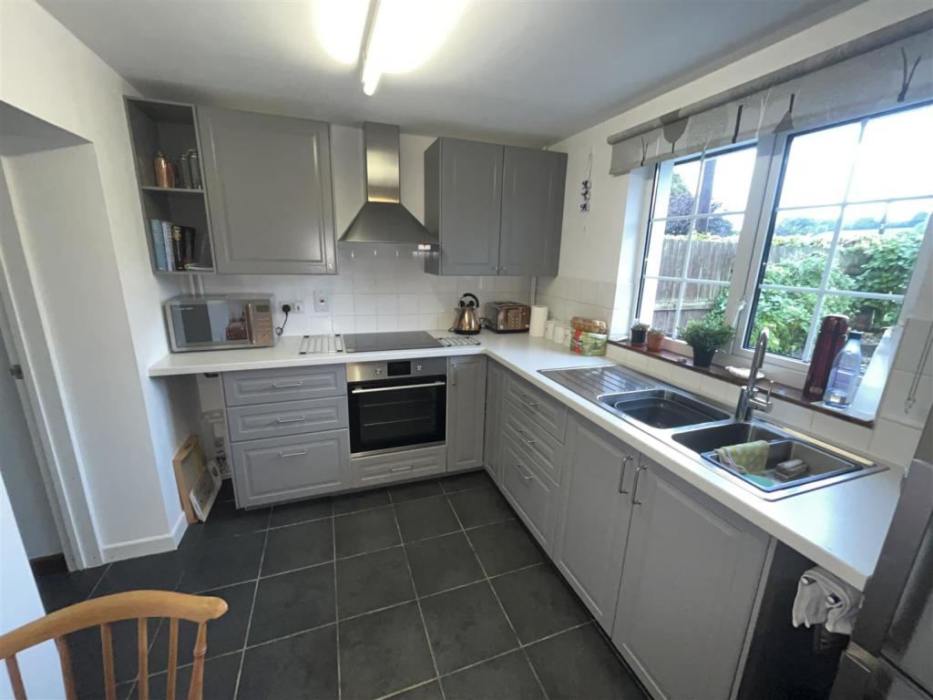 kitchen 1.JPG