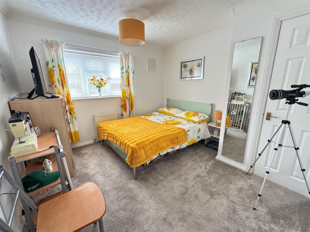 Bed 3.jpg