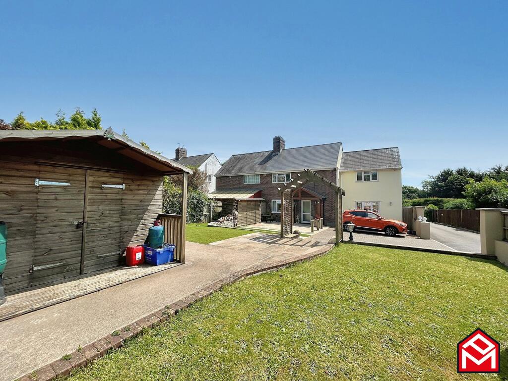 Front Garden &amp; Driveway