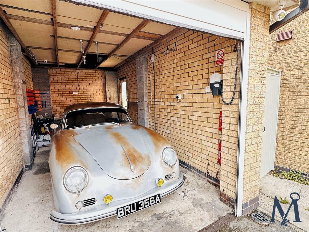 Detached Garage