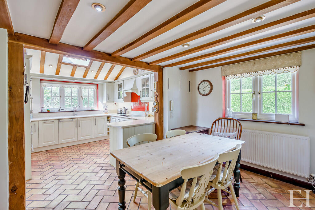 8647829-interiorW...