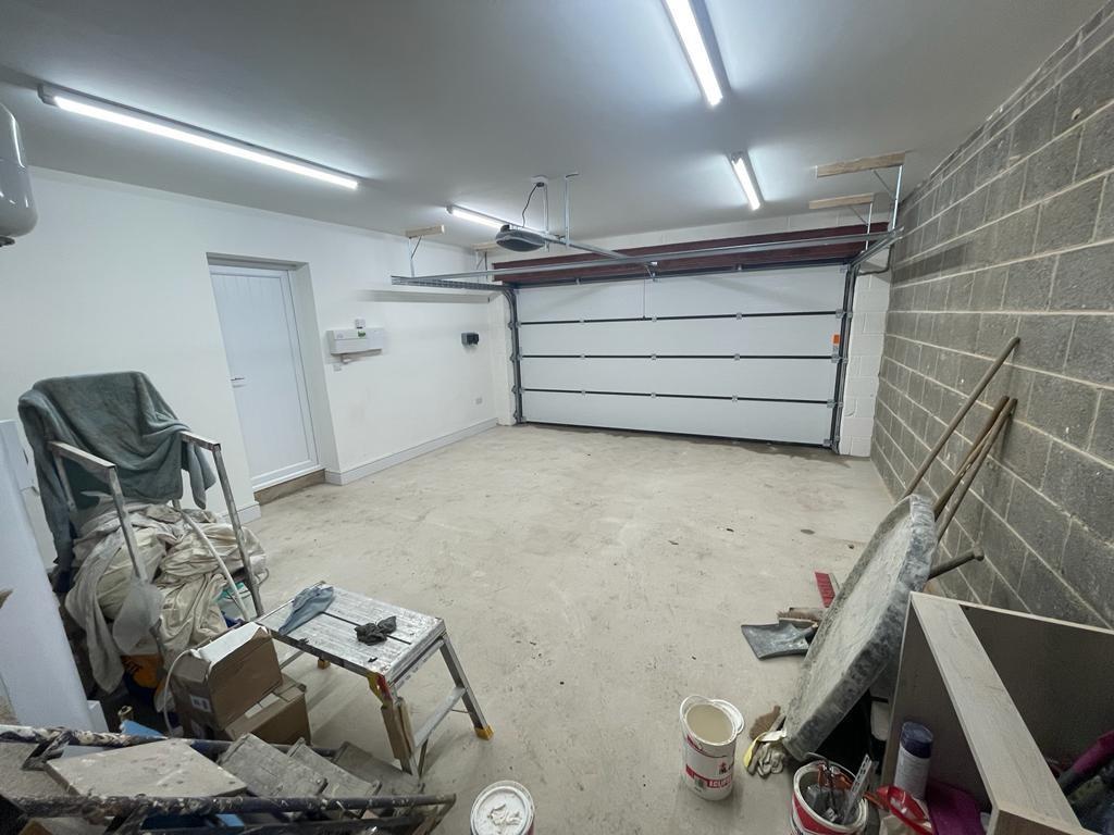 DOUBLE GARAGE