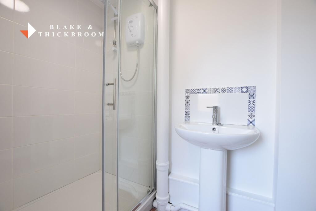 GROUND FLOOR BATHROOM