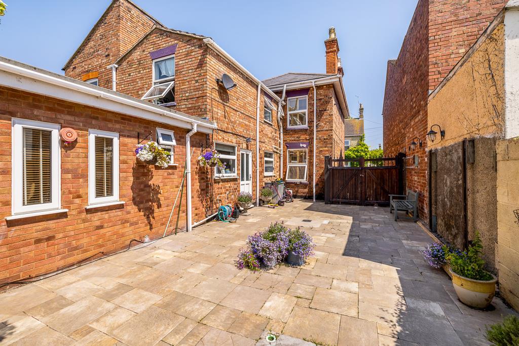 16 Cross Street (Spalding)-8.jpg