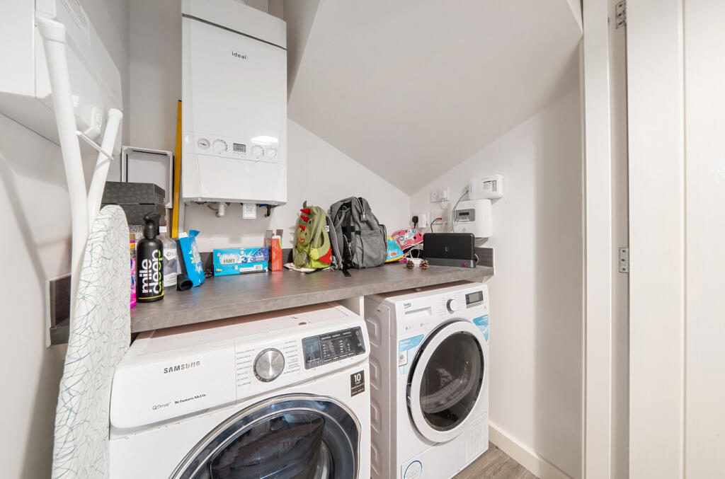 1387487-11-693c1d...