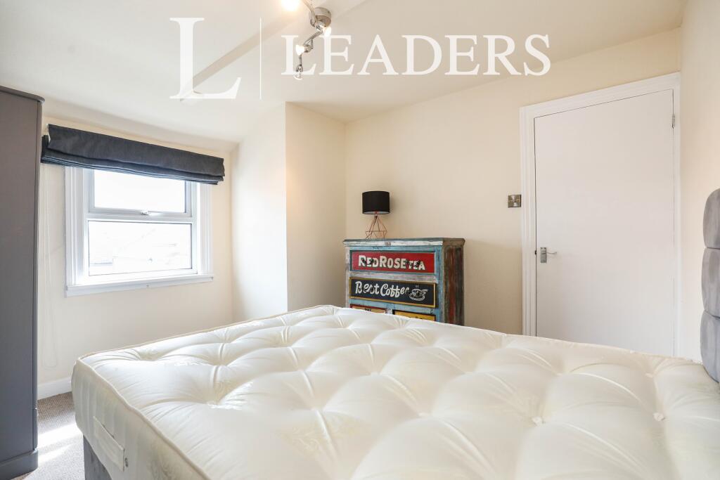 Bedrooom 2