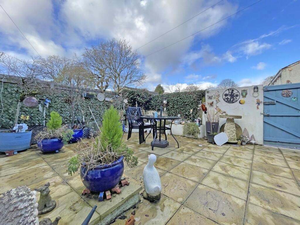 St Peters Road 80 - Patio.jpg