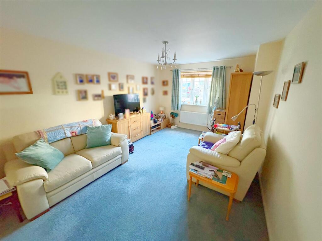 Lounge Dining room.jpg